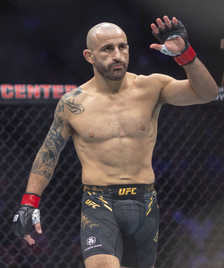 He didn't know it, but Alexander Volkanovski was waving goodbye to his title at UFC 298.
