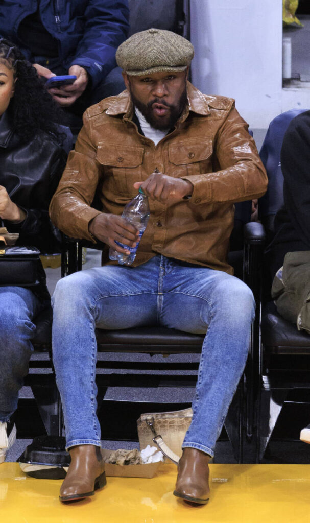 January 21, 2024, Los Angeles, California, USA: Floyd Mayweather Jr. attends the NBA, Basketball Herren, USA game between the Los Angeles Lakers and the Portland Trail Blazers on Sunday January 21, 2024 at Crypto.com Arena in Los Angeles, California. JAVIER ROJAS PI Los Angeles USA - ZUMAp124 20240121_zaa_p124_053 