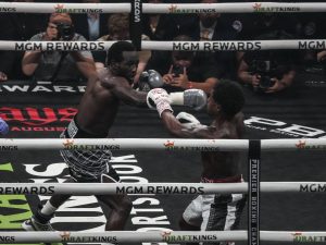 Dominant! Terence Crawford TKOs Errol Spence in 9 – Results, video highlights, play-by-play