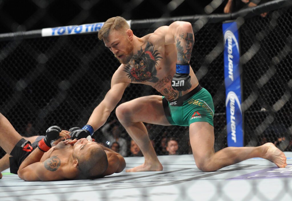 MMA: UFC 194-Aldo vs McGregor December 12, 2015; Las Vegas, NV, USA; Conor McGregor moves in to land punches and win via technical knockout against Jose Aldo during UFC 194 at MGM Grand Garden Arena. Las Vegas MGM Grand Garden Arena NV USA, EDITORIAL USE ONLY PUBLICATIONxINxGERxSUIxAUTxONLY 8994164