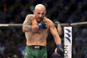 UFC 298: Ilia Topuria dethrones Alexander Volkanovski with right hook knockout