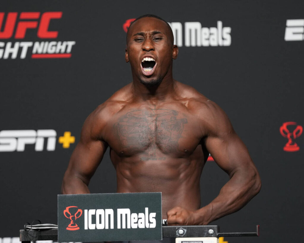 UFC Apex LAS VEGAS, NV - FEBRUARY 4: Tresean Gore steps on the scale for the official weight at the UFC Apex for UFC Vegas 47 - Hermansson vs Strickland - weigh-ins on February 4, 2022 in LAS VEGAS, United States. (Photo by Louis Grasse PxImages) Louis Grasse SPP-Px UFC Vegas 47 - Hermansson vs Strickland PUBLICATIONxNOTxINxBRAxMEX