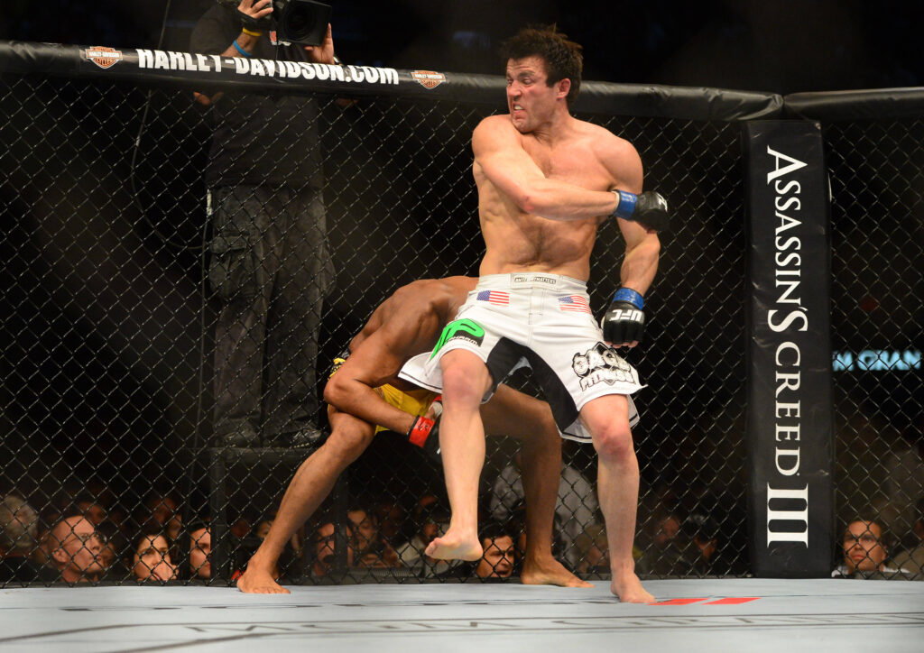 US PRESSWIRE Sports Jul. 7, 2012; Las Vegas, NV, USA; UFC fighter Chael Sonnen (right) misses with a punch against Anderson Silva during a middleweight bout in UFC 148 at the MGM Grand Garden Arena. Las Vegas Nevada USA, EDITORIAL USE ONLY PUBLICATIONxINxGERxSUIxAUTxONLY 6385730